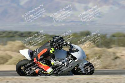 media/Dec-04-2025-Racers Edge (Thu) [[5ebc9f124d]]/3-B Group/5-Session 2 Turn 2 inside Speed Pans/